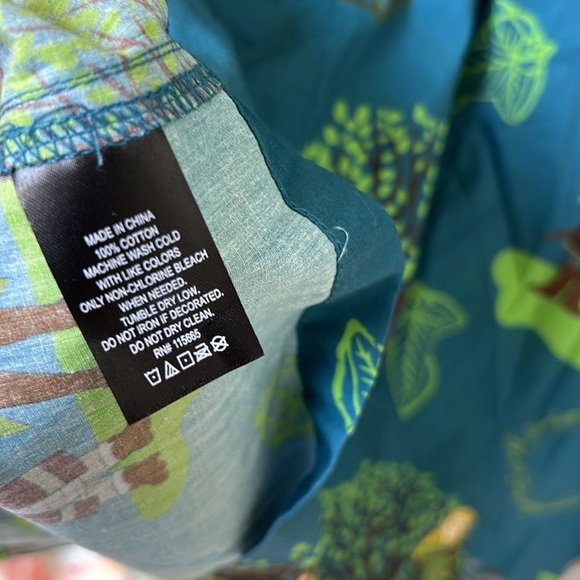 BoxLunch The Lord of the Rings Character Portraits Allover Print Button Up Large - Picture 11 of 13